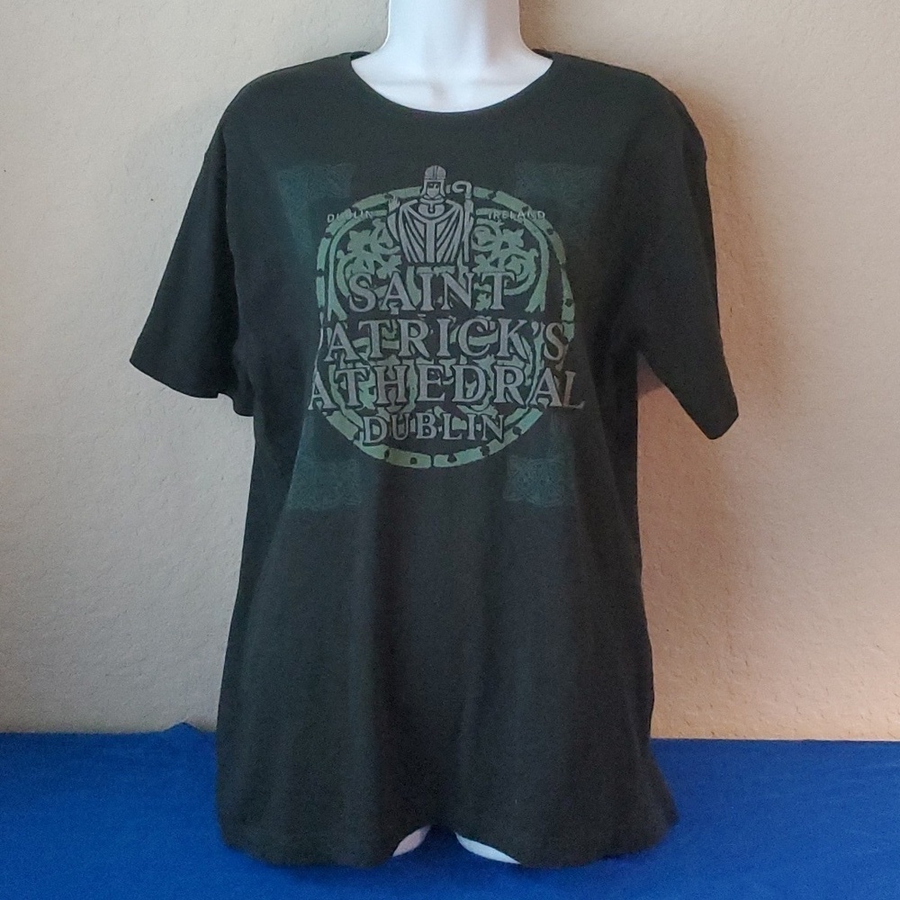 unisex Green Saint Patrick's Cathedral Dublin, Ireland T-shirt sz L